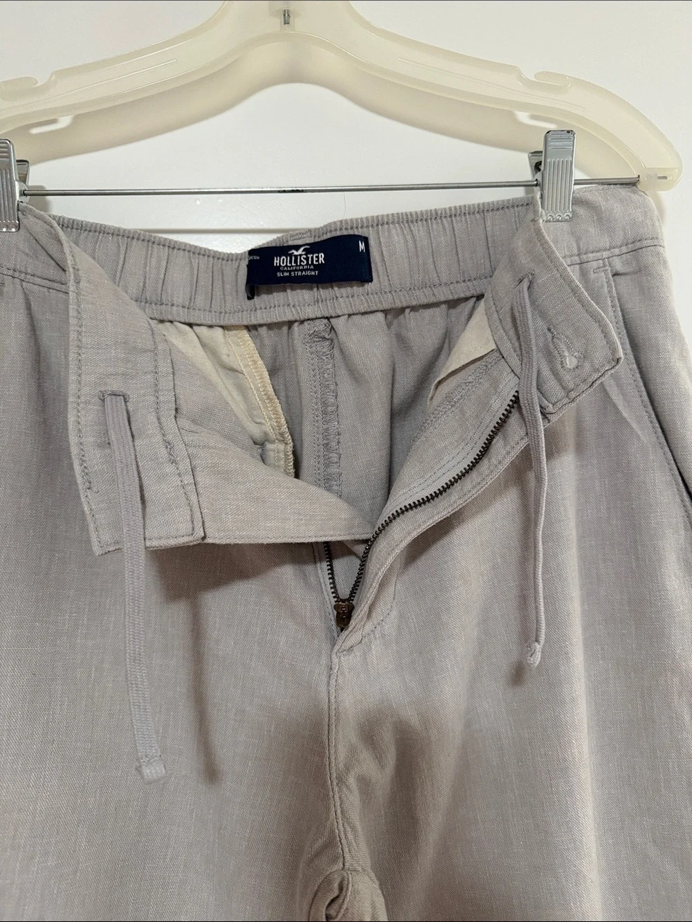Hollister Men's Linen Chinos in Light Gray